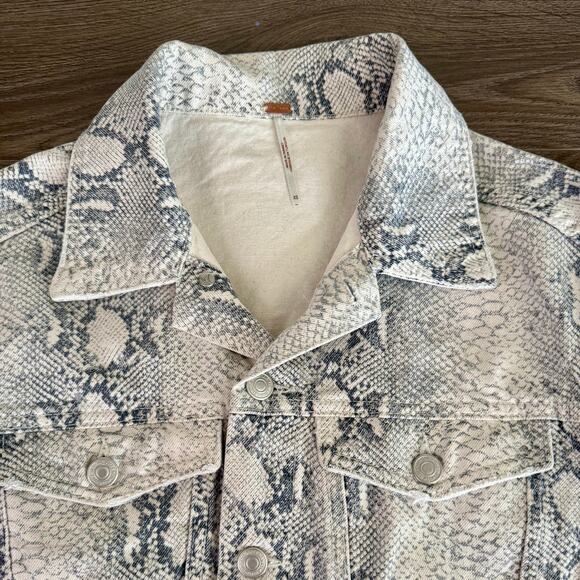 Free People Jacket Python Snake Denim Trucker Festival Gray womens XS - Picture 2 of 13